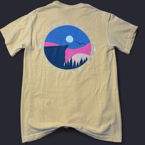 Nature Backs Yellow Deep Ocean Cliff Tee Small Adventure Outdoor T-Shirt